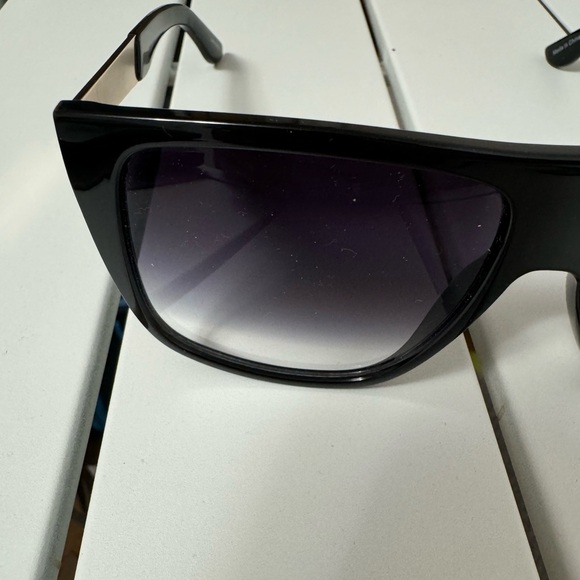 Quay Australia Sunglasses - Picture 4 of 7